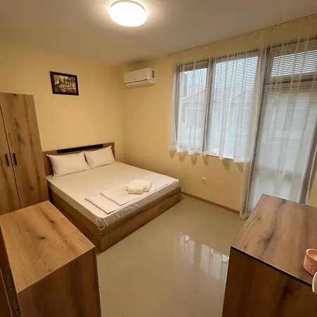 Lighthouse Golf & F79 Feriehus Balchik